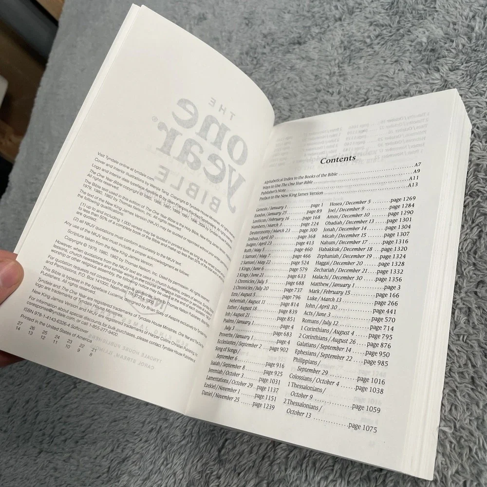 The One Year Bible NKJV (Softcover) the Entire Bible in 365 Readings Daily